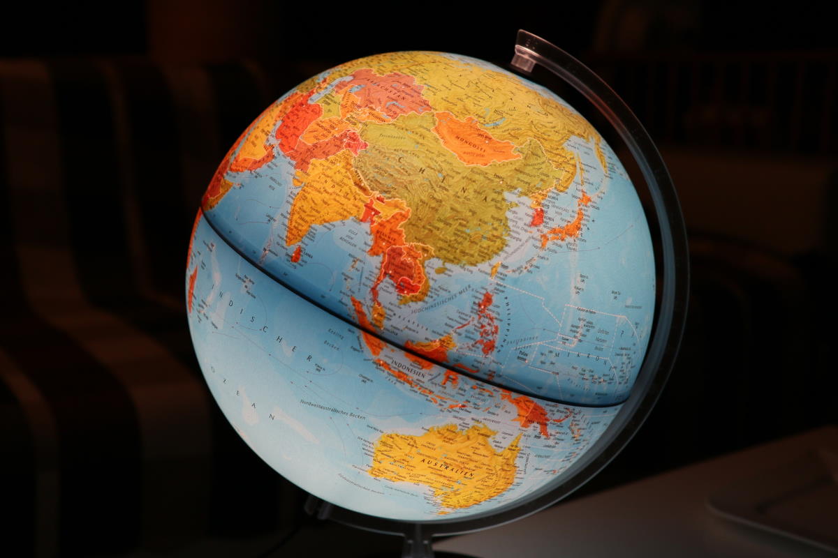 Illuminated globe